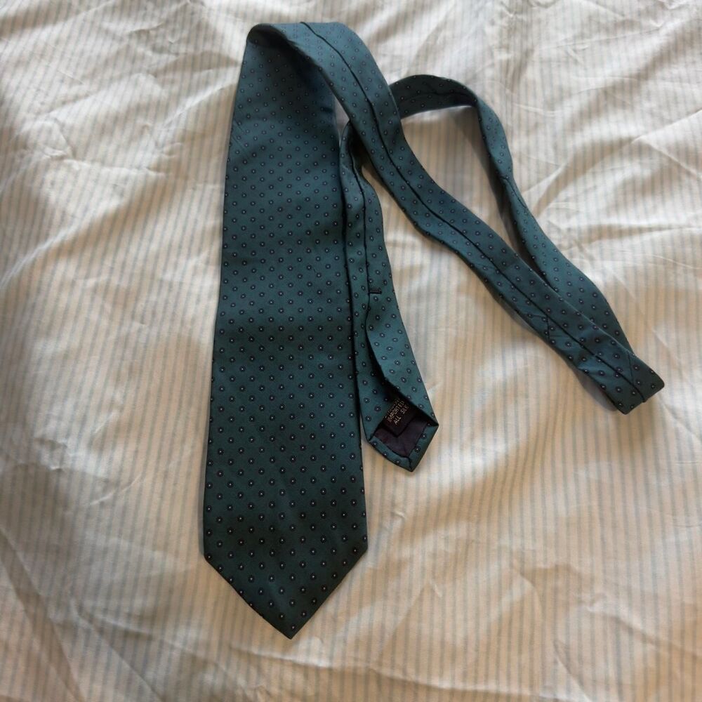 Jacobs Roberts green silk tie with polka dots #silk #tie